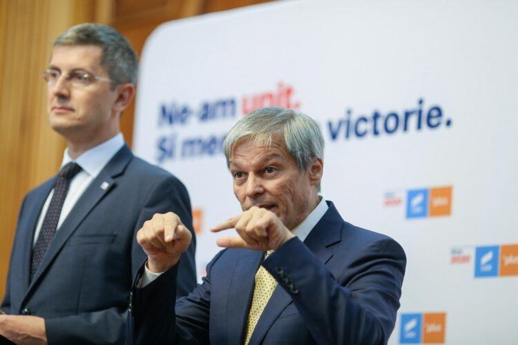 Dacian Ciolos Dan Barna.jpg