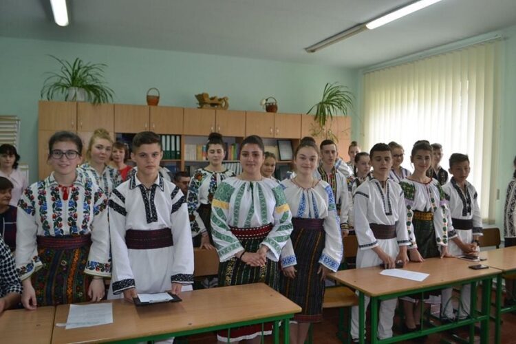 Scoala Bucovina.jpg