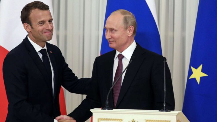 Macron Putin.jpg