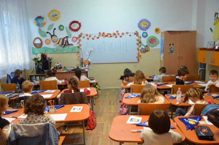 Elevi Clase Primare 1024x678.jpg