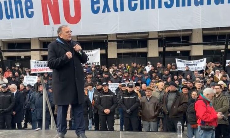 Flutur Miting Suceava Extremism 1000x600 1.jpg