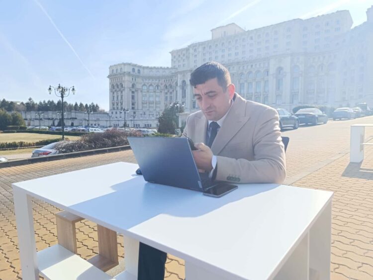 George Aur Curte Parlament.jpg