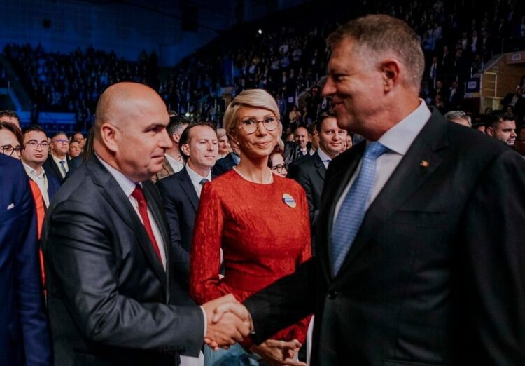 Bolojan Iohannis.jpg