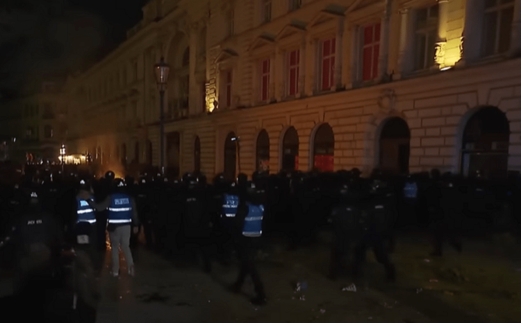 Protestul.png